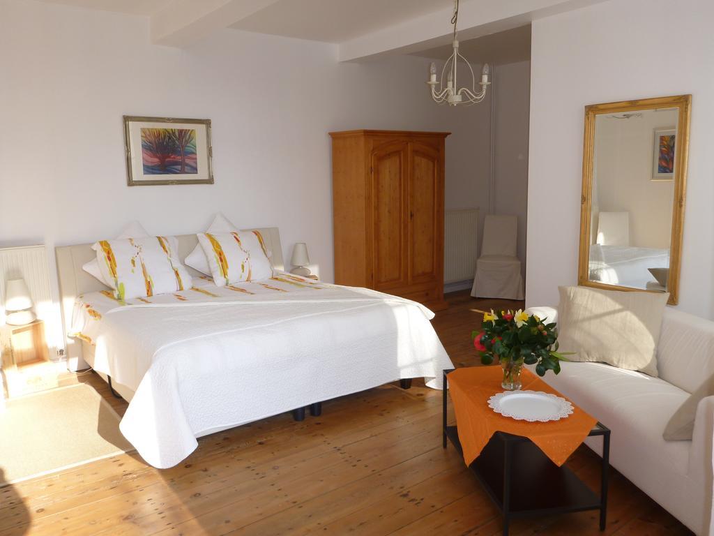 Domaine Du Papillon Bed and Breakfast Lesparre-Médoc Værelse billede